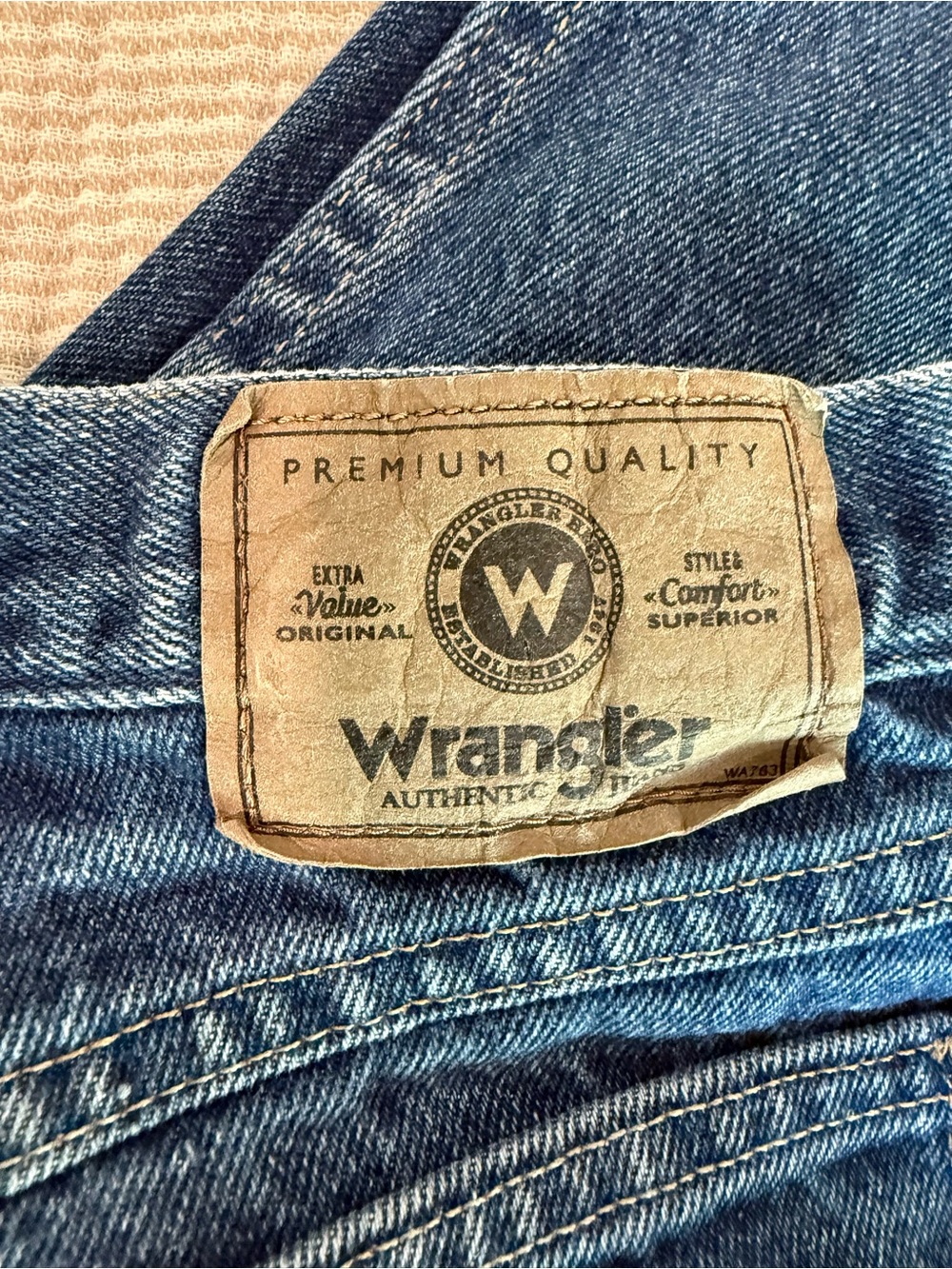 Wrangler Men's Blue Straight-Leg Jeans - Picture 3 of 4